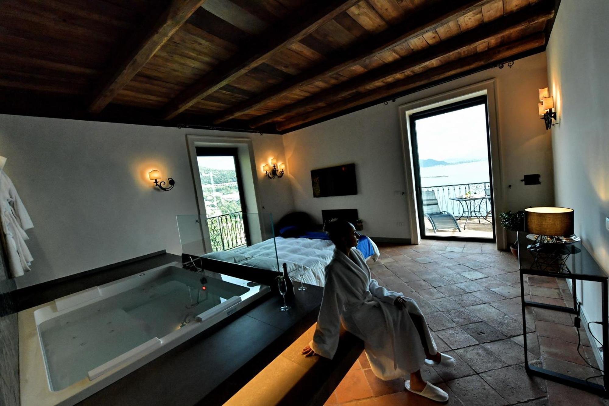 In Costa Relais & Luxury Suites Vietri Exteriör bild